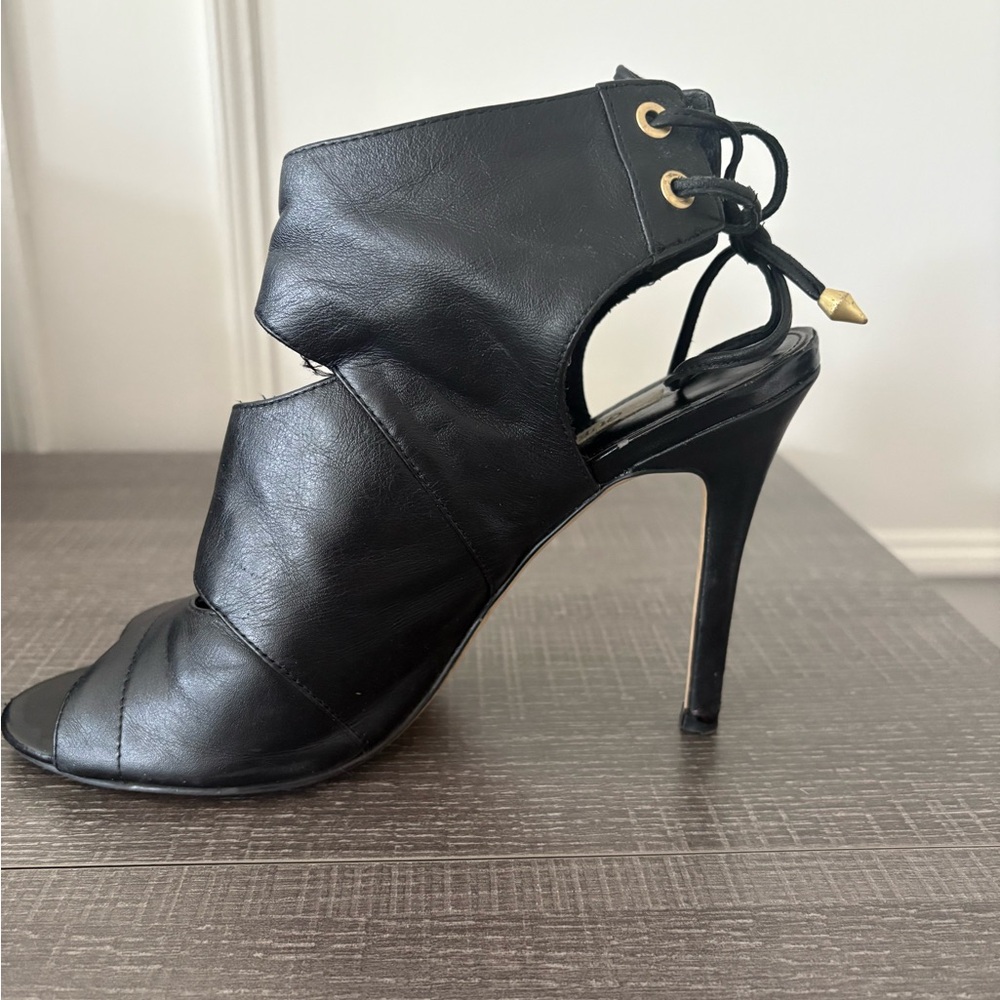 GUESS Stylish Black Leather Women's Shoes